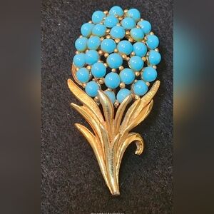 Elegant Gold and Turquoise Brooch
